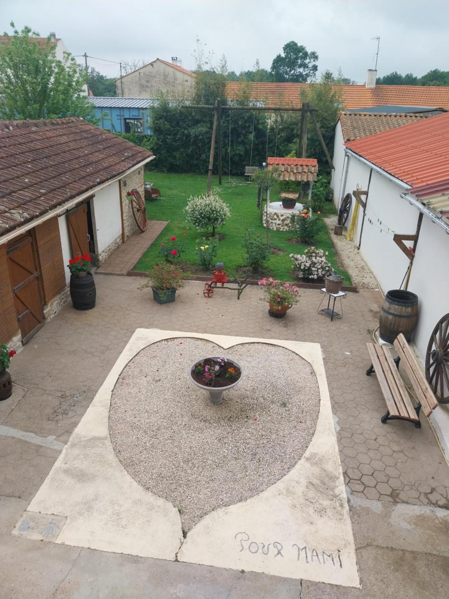 Chambre D Hote Les Frangins Avrillé Kültér fotó